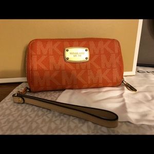 Michael kors wallet